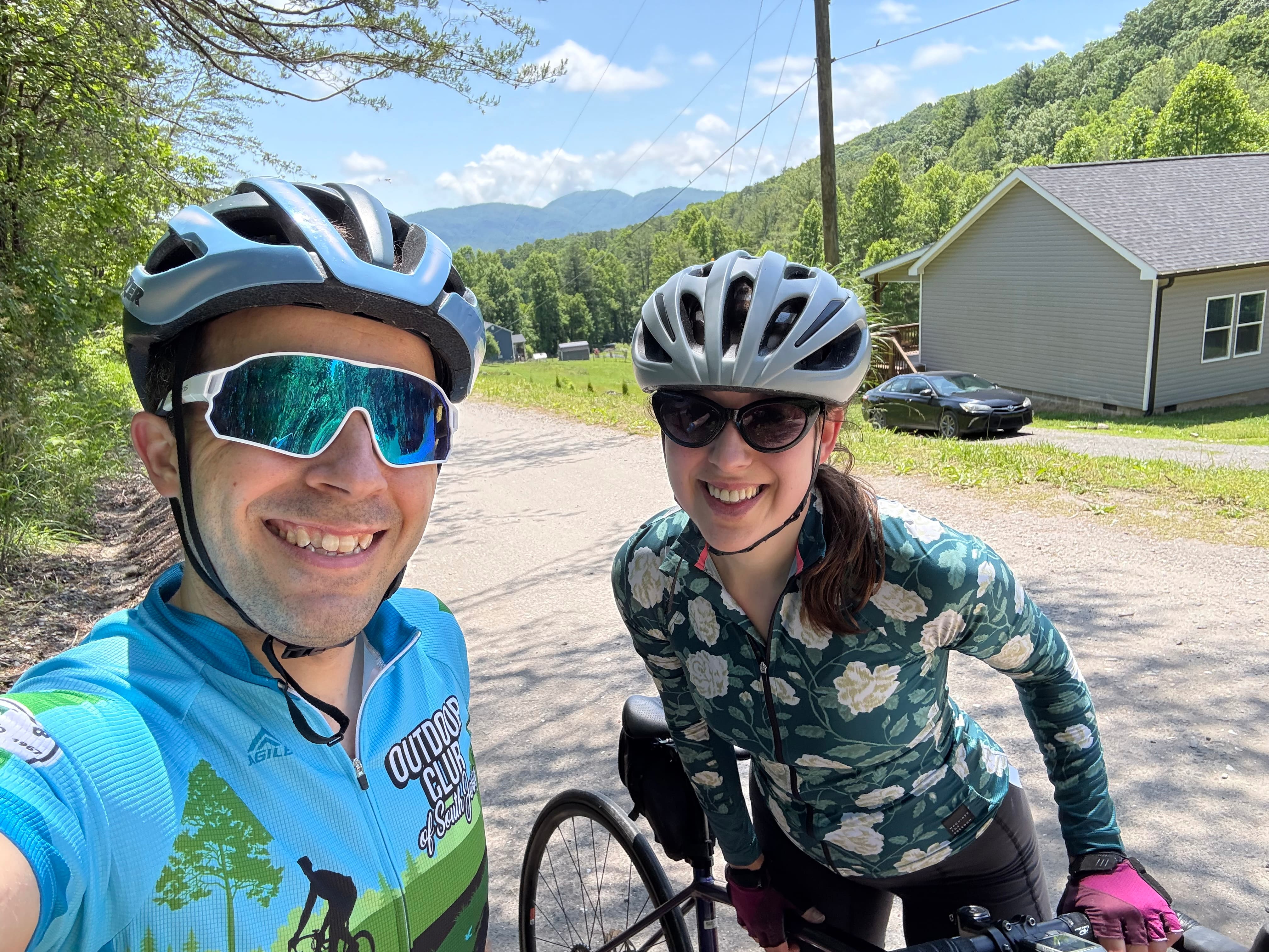 A 'short' ride in Asheville to cater to Kristin's knee injury.  Unfortunately, we ended up doing 2000ft which I don't think helped things on the knee front.